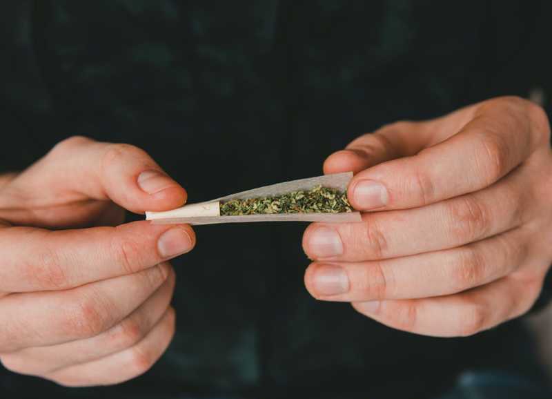 7 Cannabis Etiquette Rules to Live By